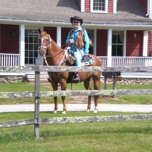 Meet your Posher, Carolyn